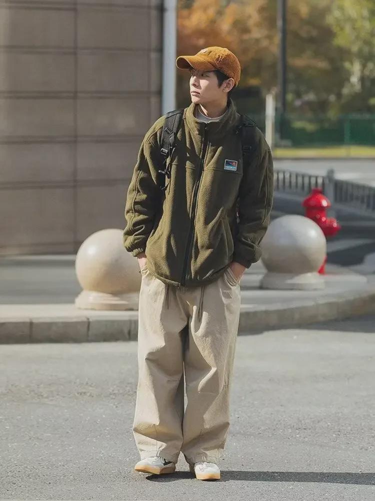 Men's Japanese Retro Stand Collar Warm Fleece Jacket - Non-Pilling, Zippered, Lamb Fleece Lining for Autumn/Winter.