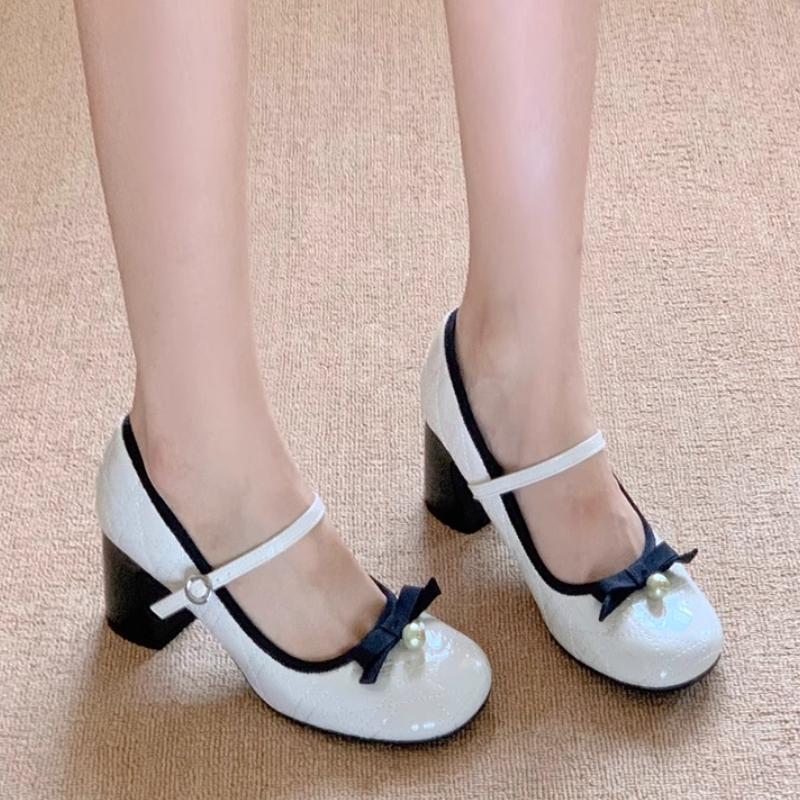 

Мода 2025 Босоножки Баотоу Жемчужная Мода Кружево Бачун Весенняя Обувь для Танцев Одинарная Обувь Бант-Бабочка Лей Носить Новые Толстые Каблуки 35 бежевый