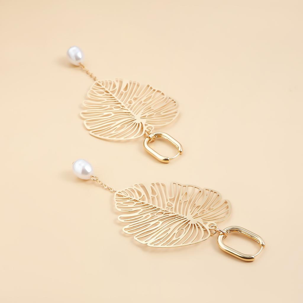 Retro Temperament Leaf Earrings