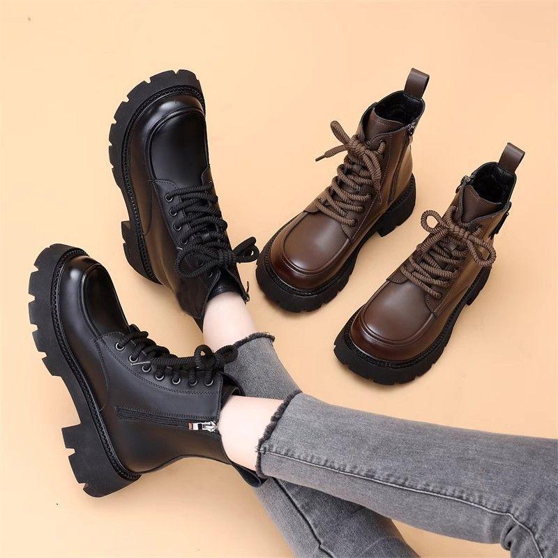 Women's British Style Velvet-Lined Martin Boots – Versatile, Warm, Thick-Soled, Short Boots for Autumn and Winter.