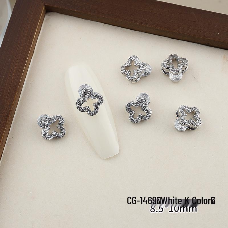 Luxurious Zircon Four-Leaf Clover Nail Art: White K Gold Heart Accessories
