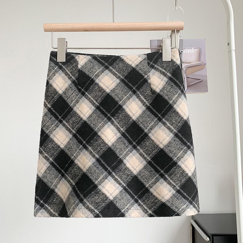 Plaid Woolen High-Waist A-Line Hip-Hugging Skirt - New Women's Collection for Early Autumn/Winter 2026