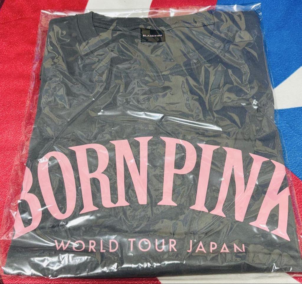 [USED] BLACKPINK BORN PINK World Tour Logo T-shirt, Size L