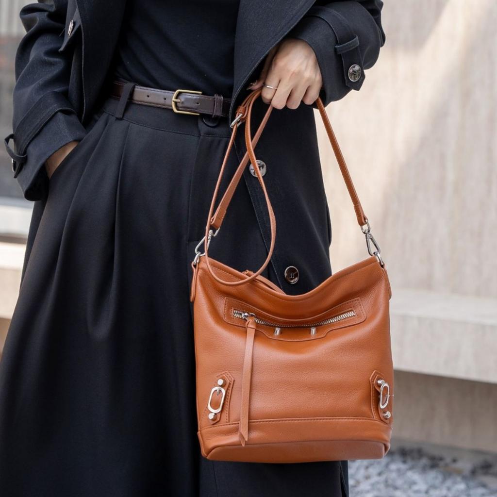 Cowhide Bucket Bag Head Bag Popular Fashion Shoulder Crossbody Practical Soft Leather Vegetable Basket Locomotive Bag