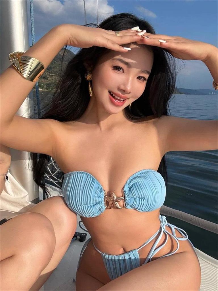 High-End Pure Desire Hot Spring Bikini: Sexy Split Swimsuit for Small Chest, Ins Style Swimwear