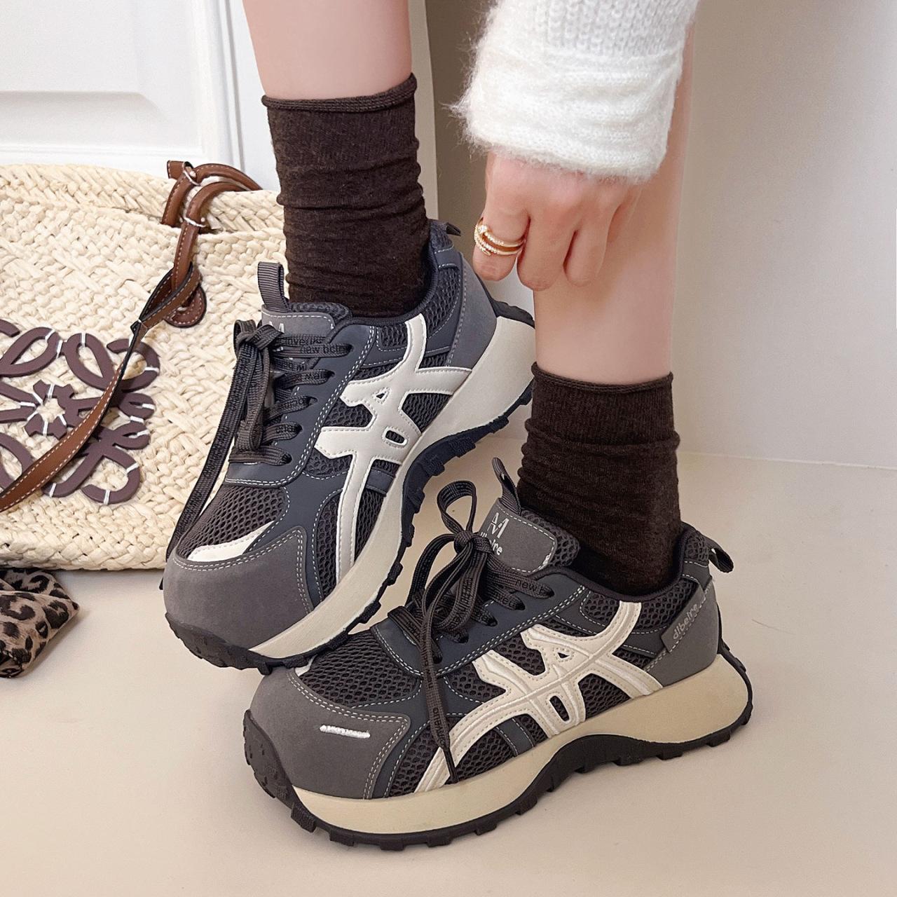 

Европейские новые кроссовки-сетка в стиле Гонконга, женские, трендовые, 2025, осенние, новые, ретро, универсальные, повседневные, для моральной подготовки 40 серый