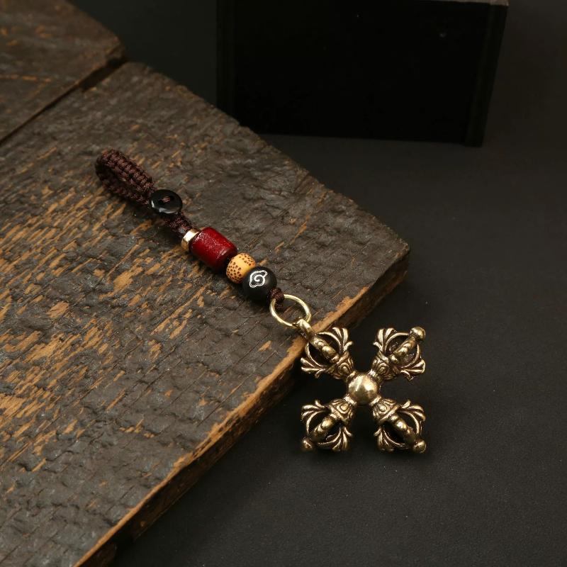 Vintage Copper Vajra Pestle Keychain Pendant Feng Shui Ornament Religious Home Decorations Antique Brass Desk Decors