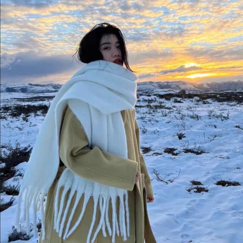 

Толстый зимний шарф женский мужской крупной вязки оверсайз с кисточками накидка шаль теплый однотонный клетчатый модный аксессуар универсальная носка белый