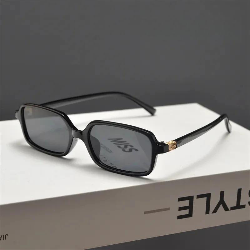 Women's Trendy Square Small-framed Sunglasses UV400 Protection Travel Street Photography Shades