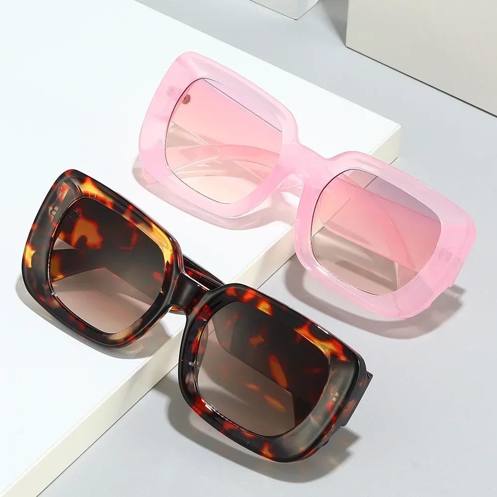  Square Ins Popular Fashion Women Sunglasses Retro Gradient Shades UV400 Men Trending Sun Glasses