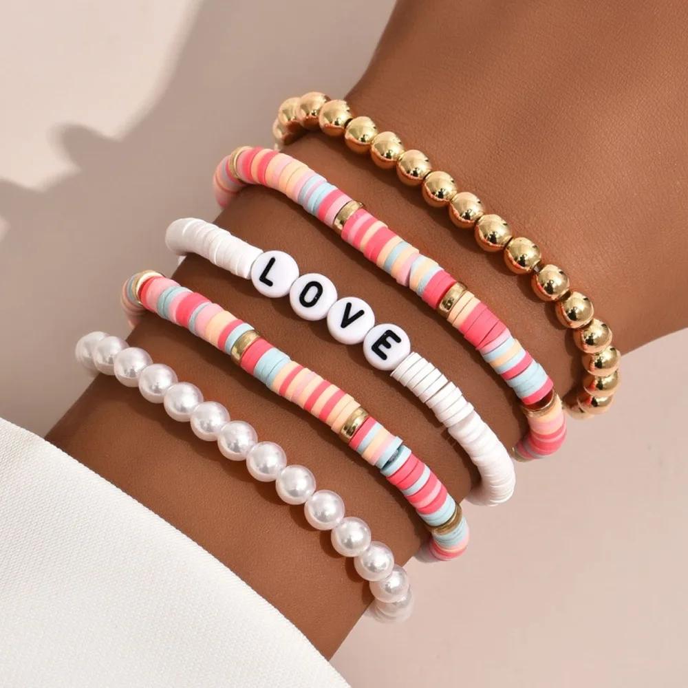 Set di Braccialetti Impilabili Arcobaleno Bohemien per Donna Ciondolo a Forma di Cuore Argilla Morbida Ceramica Perline Stratificate Catena Braccialetto Gioielli Boho Femminili