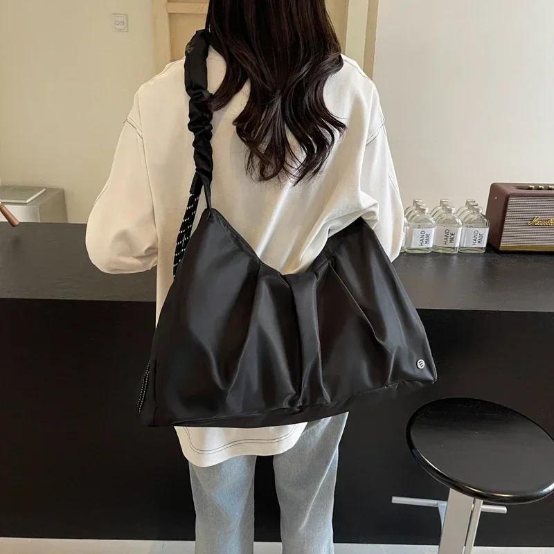 Soft Solid Nylon Large Capacity Zipper Crossbody Bags  Sweet Sewing Line Feminine Hot Sale Casual Bags for Women
