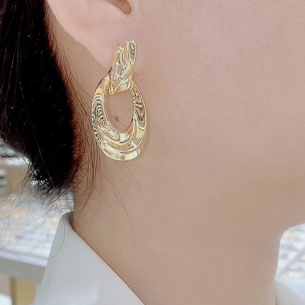 Exaggerated and Cold Style Large Earrings, Women's Retro French Gold Earrings, Niche Temperament, Simple Earrings