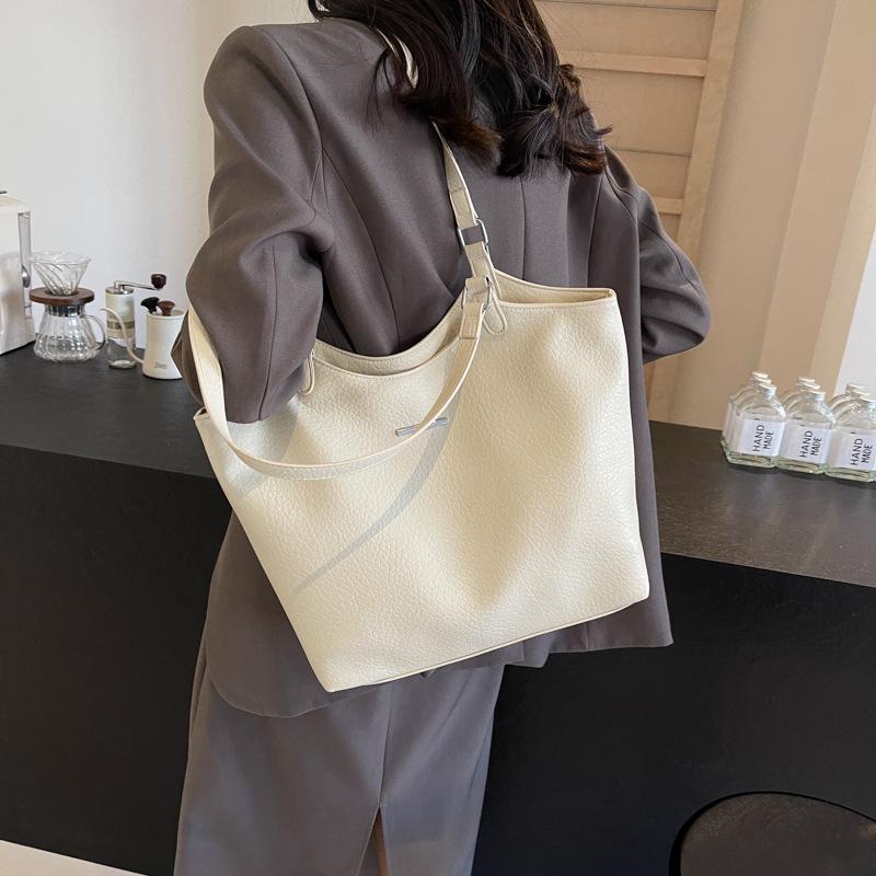 Vintage handbag bag high-end large-capacity women's bag 2025 new simple commuter bag fashionable shoulder underarm bag