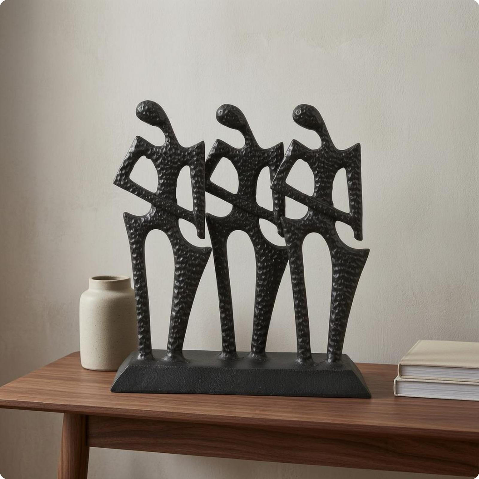 Abstract Metal Figure Hammered Texture Human Statue Cutout Design for чёрный