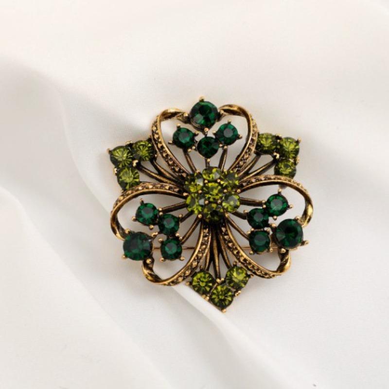 

Fashion Simple Metal Crystal Green Plant Flower Brooches for Women Clothing Coat Party Accessries Gifts