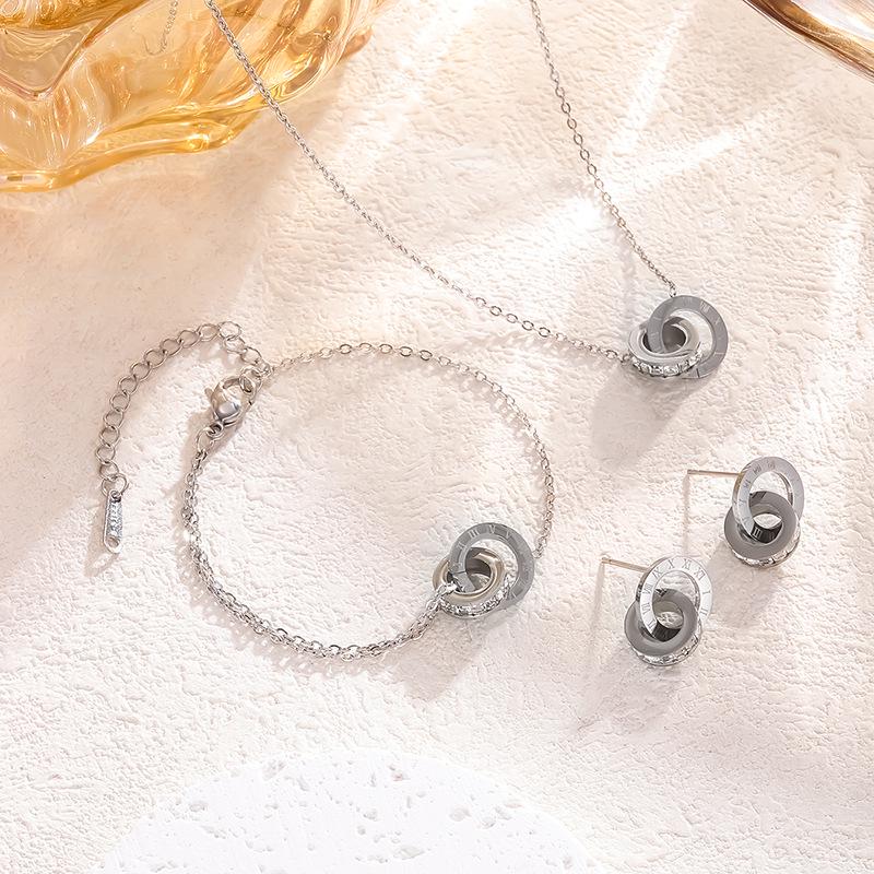 Women's Luxury Roman Numeral Double Ring Necklace Set