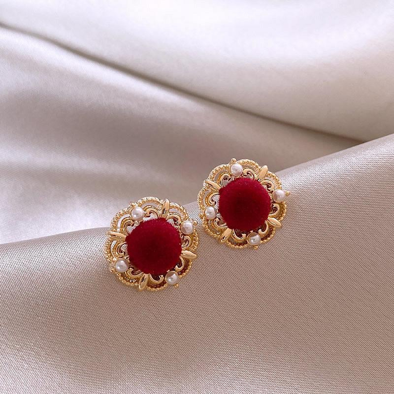Vintage Red Velvet Pearl Flower Stud Earrings for Women Girls French Palace Style Small Earrings Banquet Jewelry Accesssories