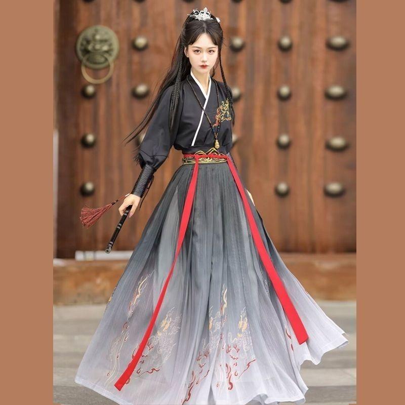 Modifizierter Hanfu-Tagesanzug im chinesischen Song-Dynastie-Stil