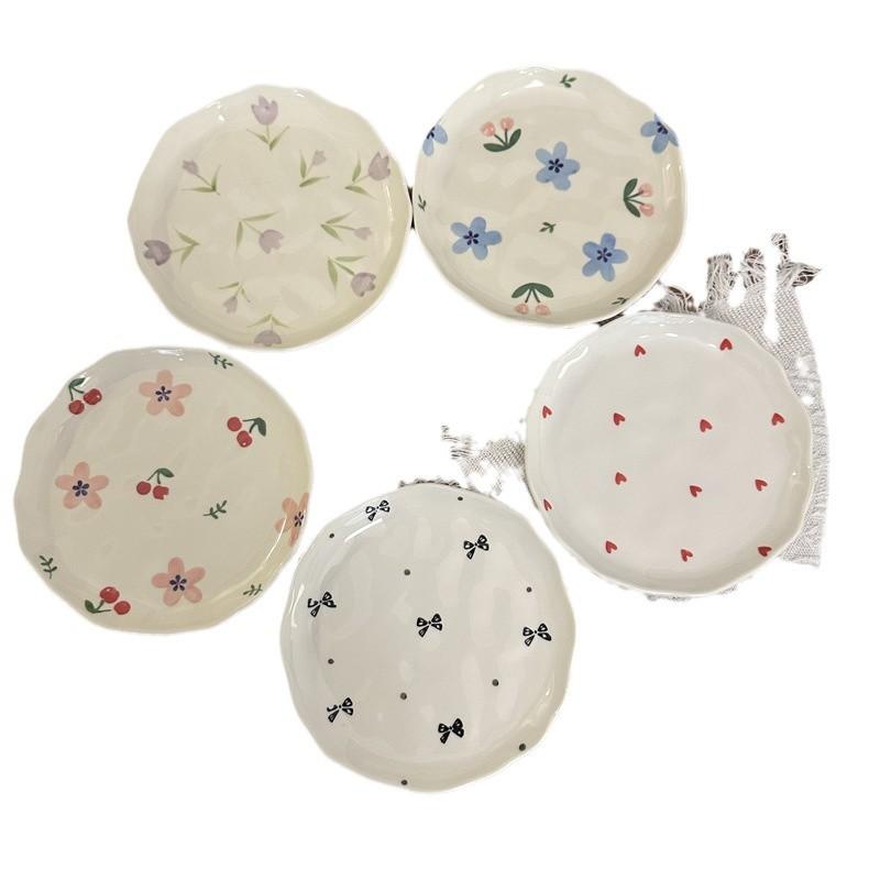 Korean-style InS-style Small Flower-shaped Irregular Hand-molded Ceramic Plates and Pastry Plates