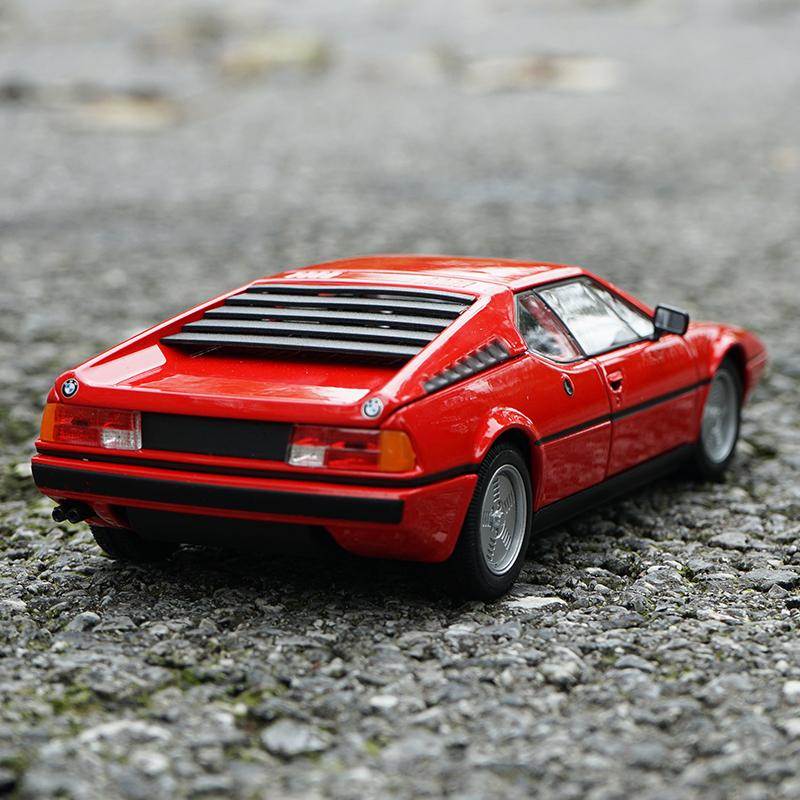 WELLY 1/24 BMW M1 Alloy Classic Sports Car Model Diecast Metal Racing Car Vehicle Model Simulation Collection Childrens Toy Gift