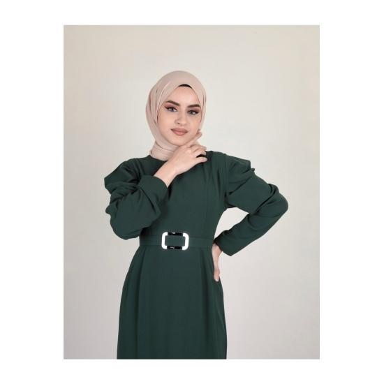 Plisowana spódnica ołówkowa z odkrytymi ramionami i hidżabem