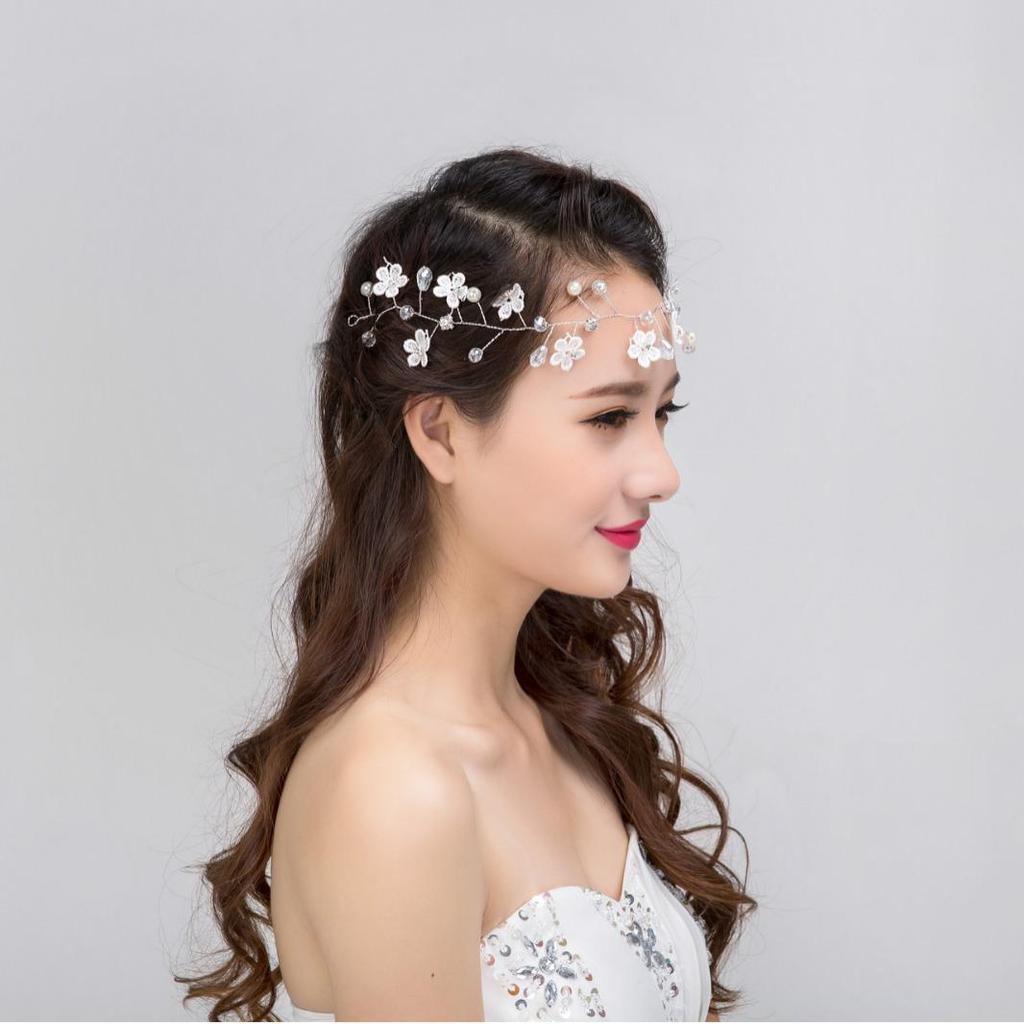 Bentiță de mireasă stil coreean, lucrată manual, cu flori din perle și dantelă