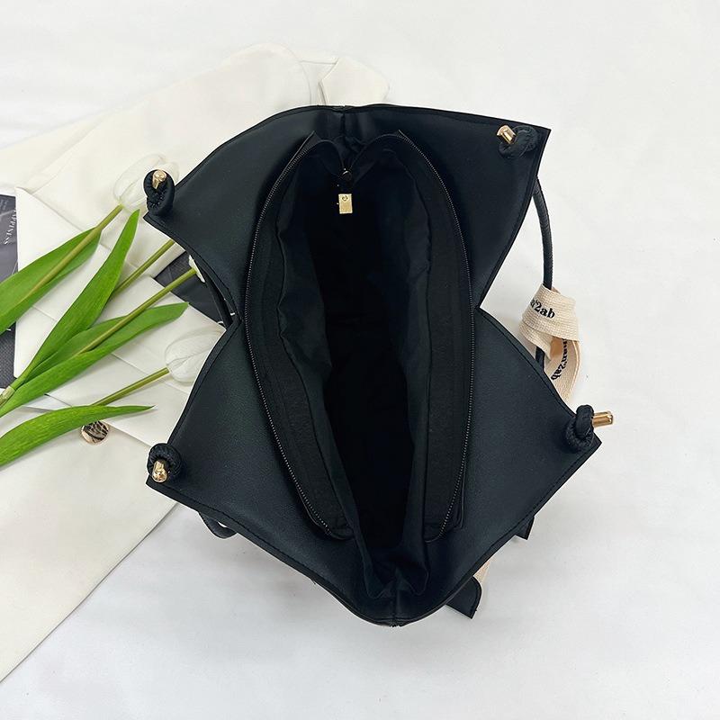 Fashion Large-capacity Shoulder Bag Women's New Summer High-end Commuter Portable Bucket Bag Checkerboard