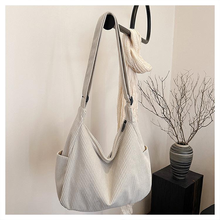 Corduroy Bag Women's Large Capacity 2025 New Simple Shoulder Messenger Bag Casual Versatile Commuter Tote Bag
