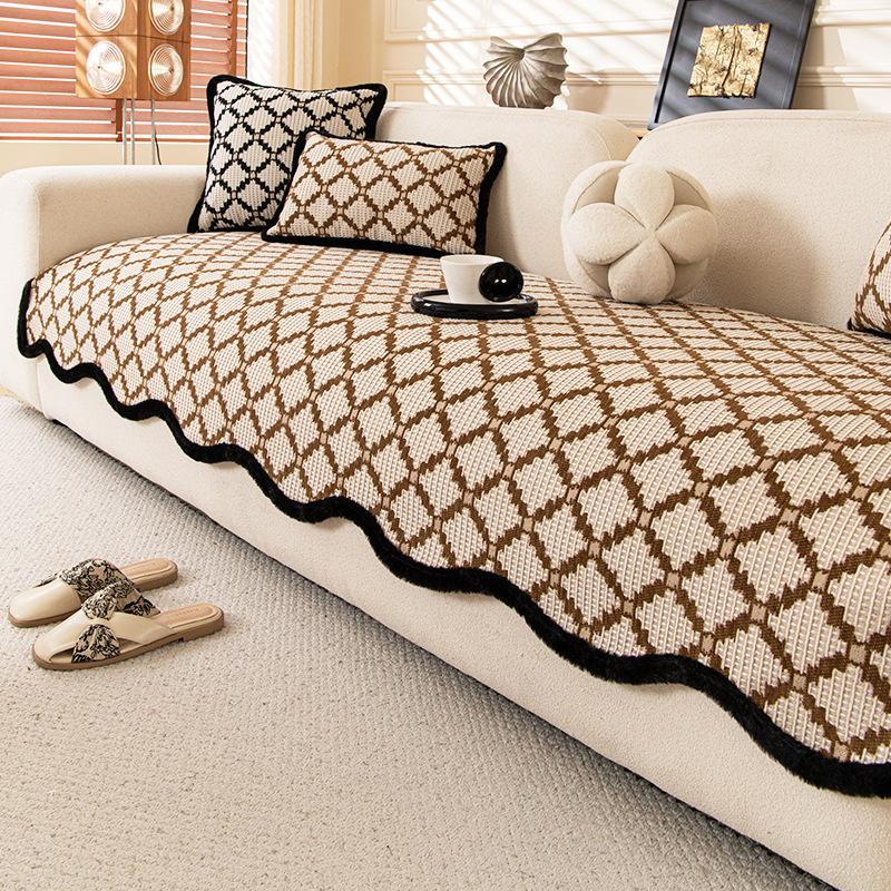 

New Light Luxury Sofa Cover Cloth Soft Comfortable Anti Slip Four Seasons Universal Thickened Breathable Sofa Cover Cloth Towel 70X70cm темный кофе