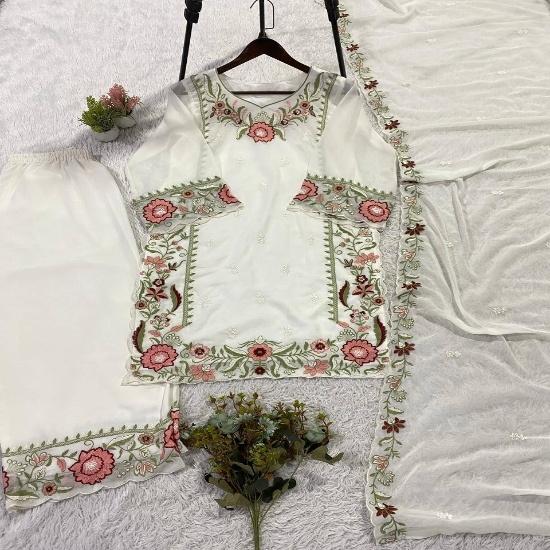 The Mehrunissa Floral-Bordered Organza Suit Set M
