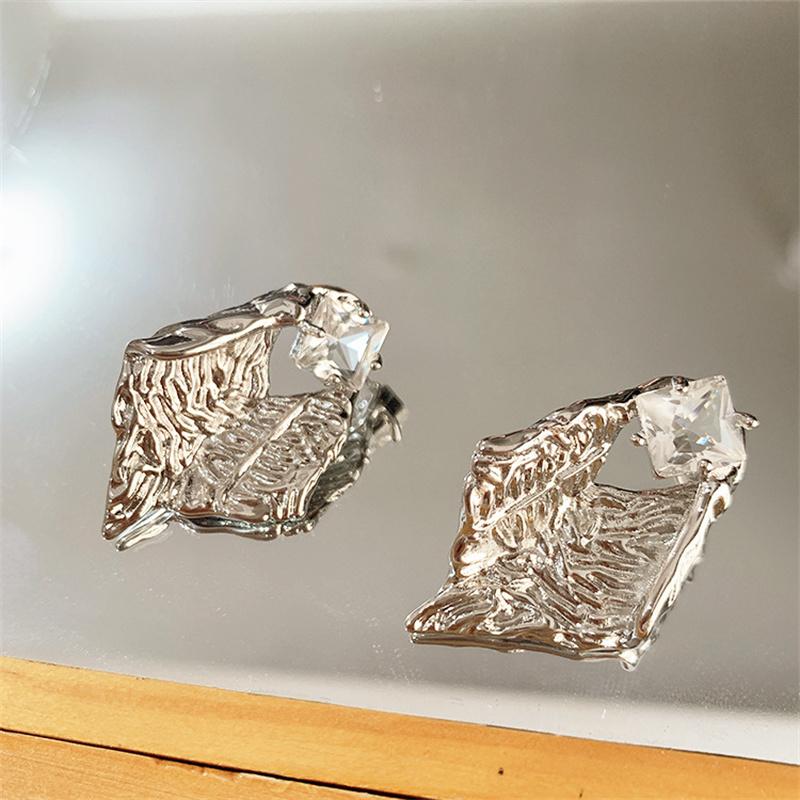Advanced Irregular Tin Paper Texture Earrings 2024 New Korean Style Trendy Earrings and Earrings