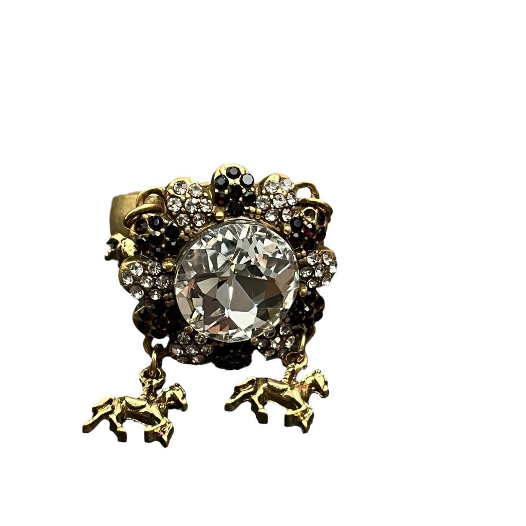 Vintage Ring With A Light Luxury High-end Feel Textured Alloy Heavy Industry Inlaid Zircon Style Palace Niche