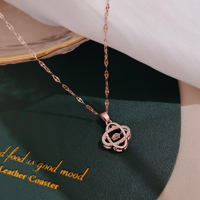 **Lively Women's Necklace: Titanium Steel & Gold-Plated Copper Clavicle Chain**