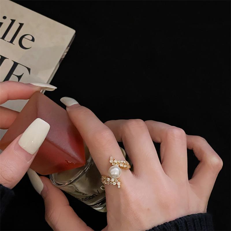 Heavy Industry Full Diamond Bow Full Diamond Zir*****Pen Ring Light Luxury Premium Pearl Index Finger Ring Personality Elegant Ring