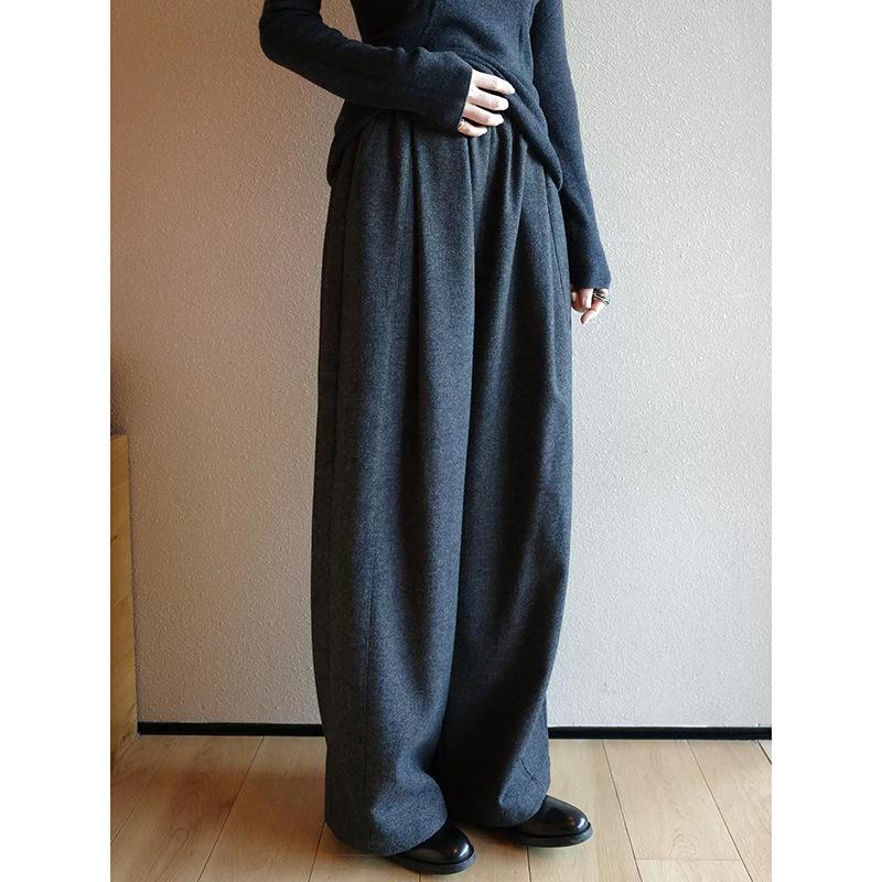 

Introducing Spring 2026 Wide-Leg Pants : Machine-washable wool blend trousers with a full elastic waist and double-layer design. Highly recommended! Small