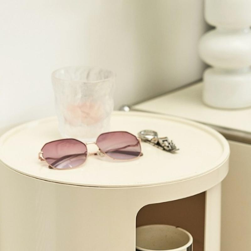 Aesthetic Side Table Simple Trendy Drawers Bedside Table with Handle Luxury Nightstand Storage Locker Bedroom Furniture