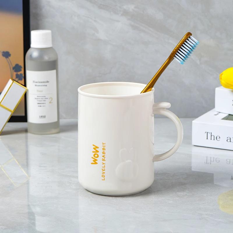 High-Quality Cute Couple Cartoon Toothbrush Cup