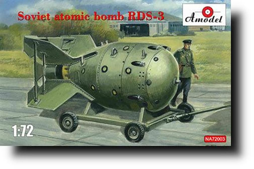 

Пластиковая модель российской ядерной бомбы AMN72003 1/72 РДС-3