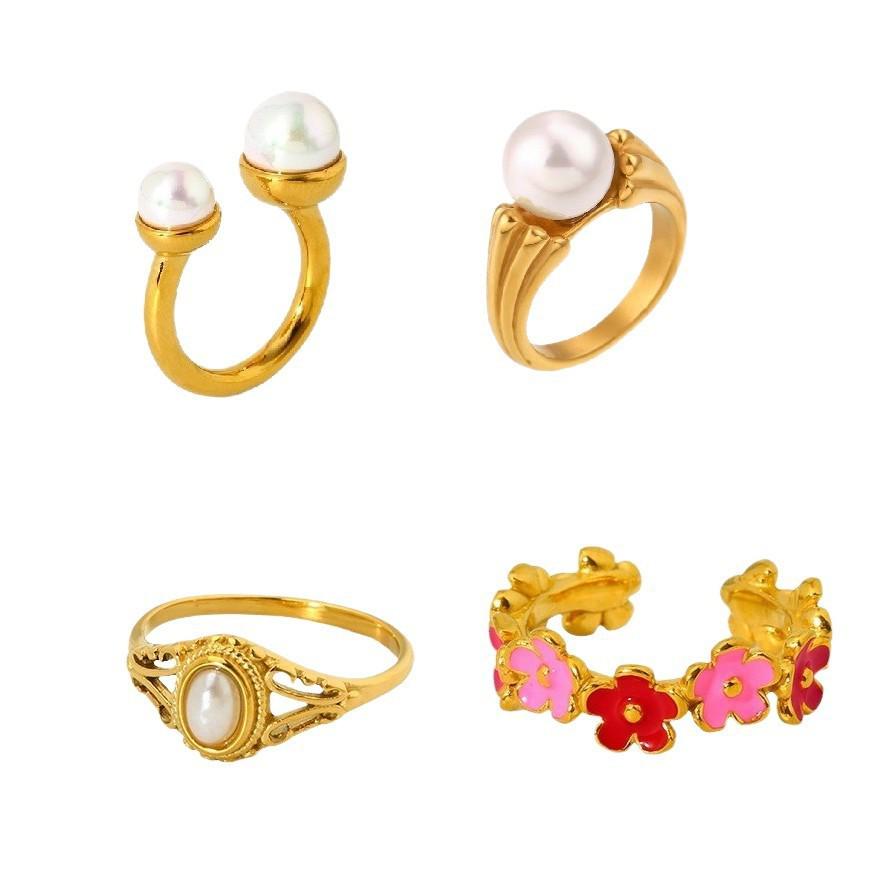 Anello geometrico a forma di fiore placcato oro 18 carati con perle sintetiche e zirconi