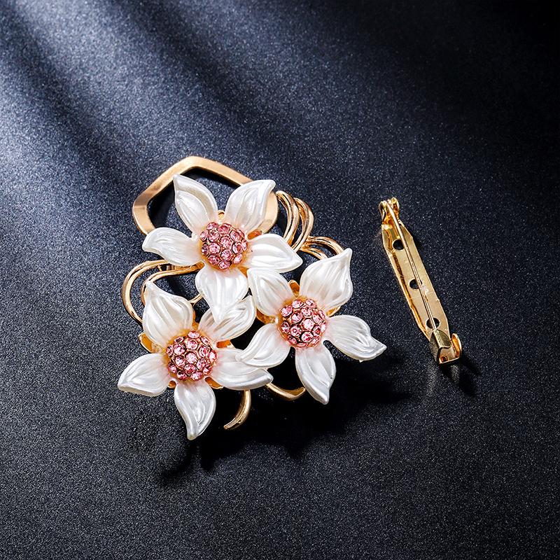High-End Pearl Floral Suit Brooch For Women Versatile Clothing Accessory Pin