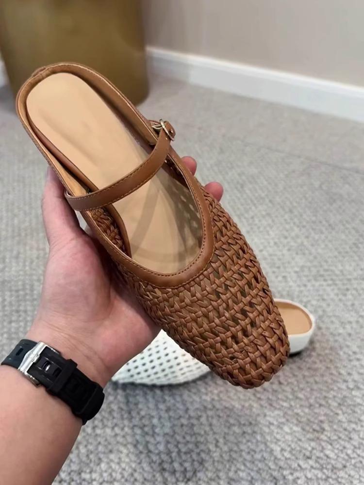 

Версия «легкая роскошь» с увеличением внутренней высоты, французская плетеная сумка-голова, полушлепанцы женские 2025, новые полые дышащие повседневные пляжные сандалии 37 темно-коричневого