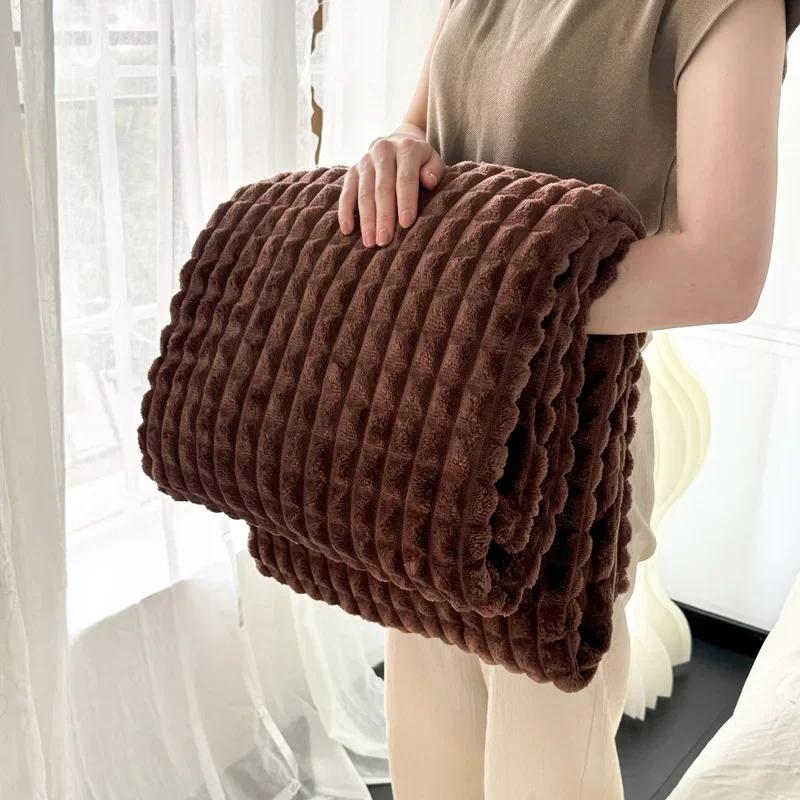 Modern Minimalist Solid Color Flannel Plaid Blanket Soft Cover Blanket Double Thickened Warm Office Nap Blanket Milk Velvet