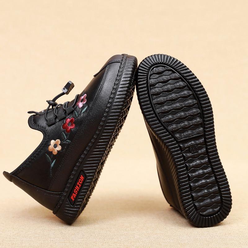 Winter new Beijing old cloth shoes women's polyurethane sole non-slip, comfortable and warm one-pedal middle-aged mother shoes