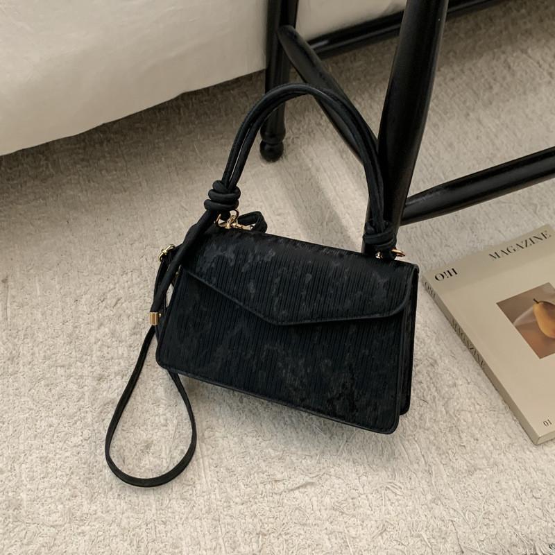 Retro Street Style Pu Small Crossbody Bag With Top Flap Closure For Fall And Winter