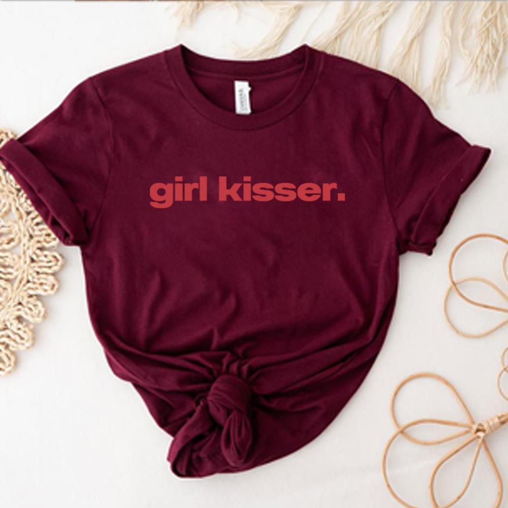 Lesbian Girl Kisser Pride LGBTQ WLW Pansexual Bisexual T-Shirt Y2k Shirt Streetwear Retro Short Sleeves Shirts Unisex Casual Tops