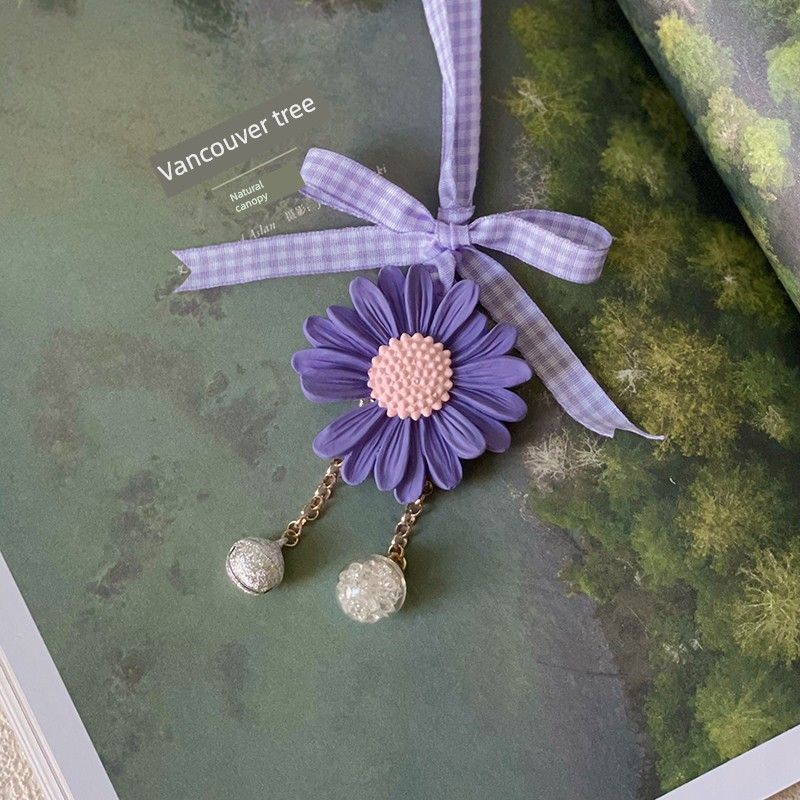 Car Air Freshener Daisy Pendant Aroma Diffuser Stone Car Air Conditioning Perfume Vent Car Interior Decoration Ornament Female Car Accessory Violet Pendant