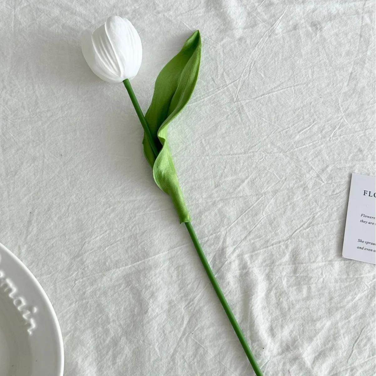 

Ins tulip simulation flower decoration high-end living room dining table high-end moisturizing touch bouquet photography props