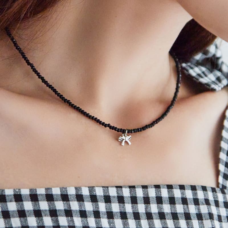 

Charmy black twinkle beads-necklace black