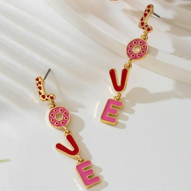A Pair of Personalized Pink Color 'love' Letter Pendant Earrings, Accessories Gift for Girlfriend's Valentine's Day Party